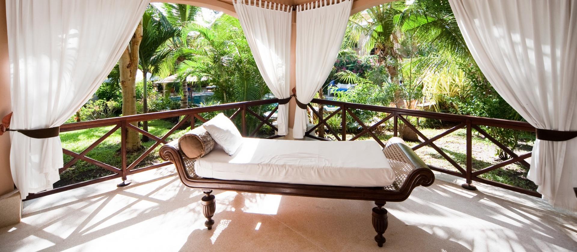 Almanara Diani Beach Resort