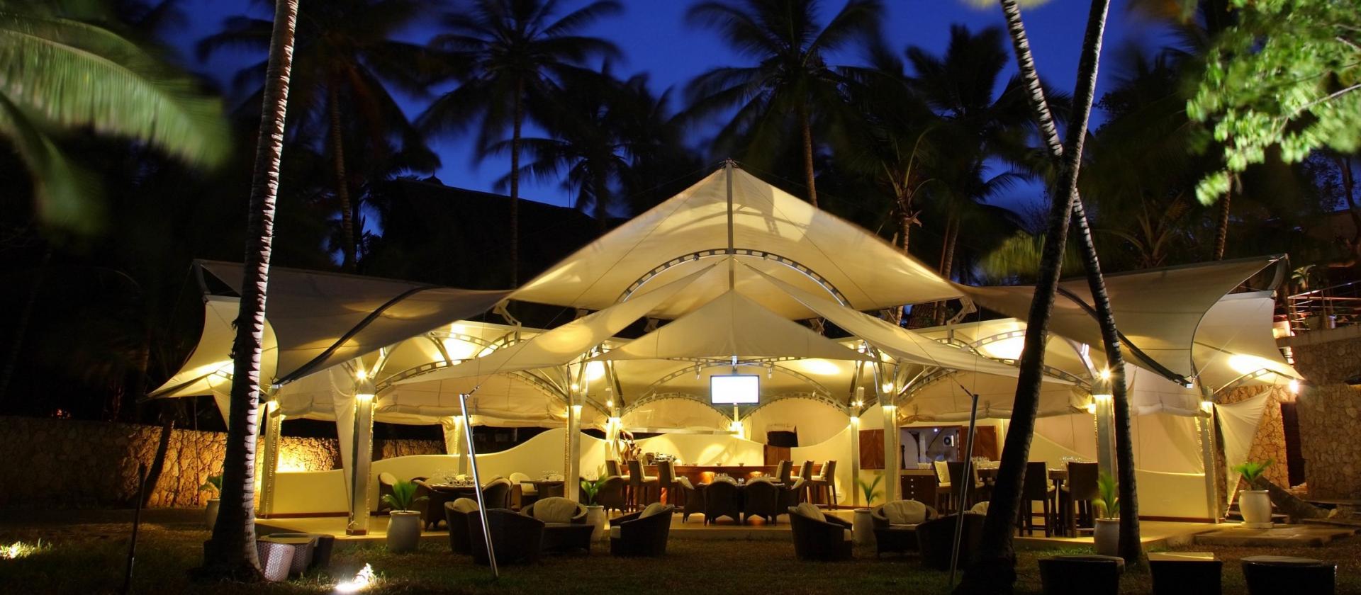 Sails Beach Bar & Restaurant