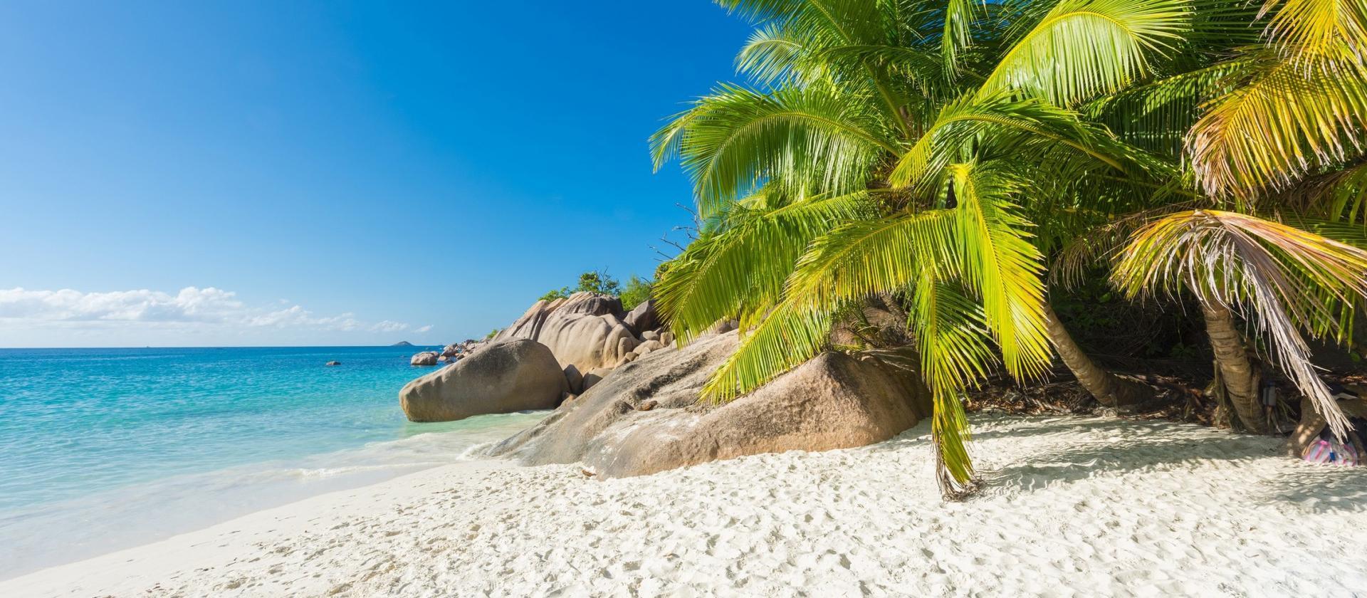 Trzy wyspy Seszeli – rajskie plaże wysp Praslin, La Digue i Mahe 