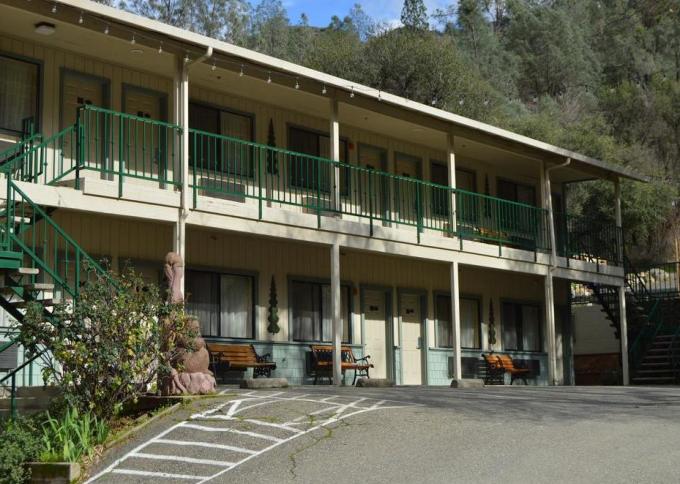 Yosemite Cedar Lodge