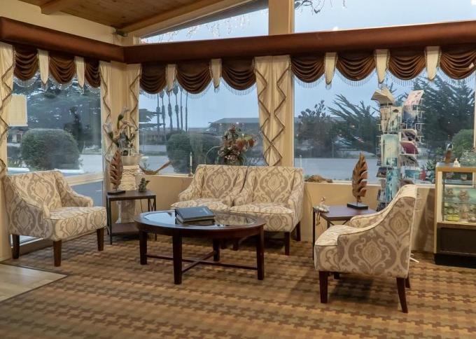Silver Surf Motel