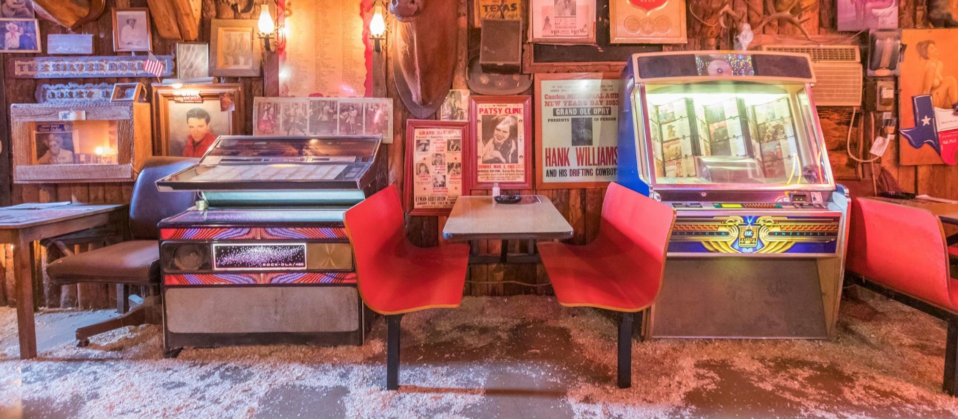 Arkey Blue's Silver Dollar Saloon, Bandera