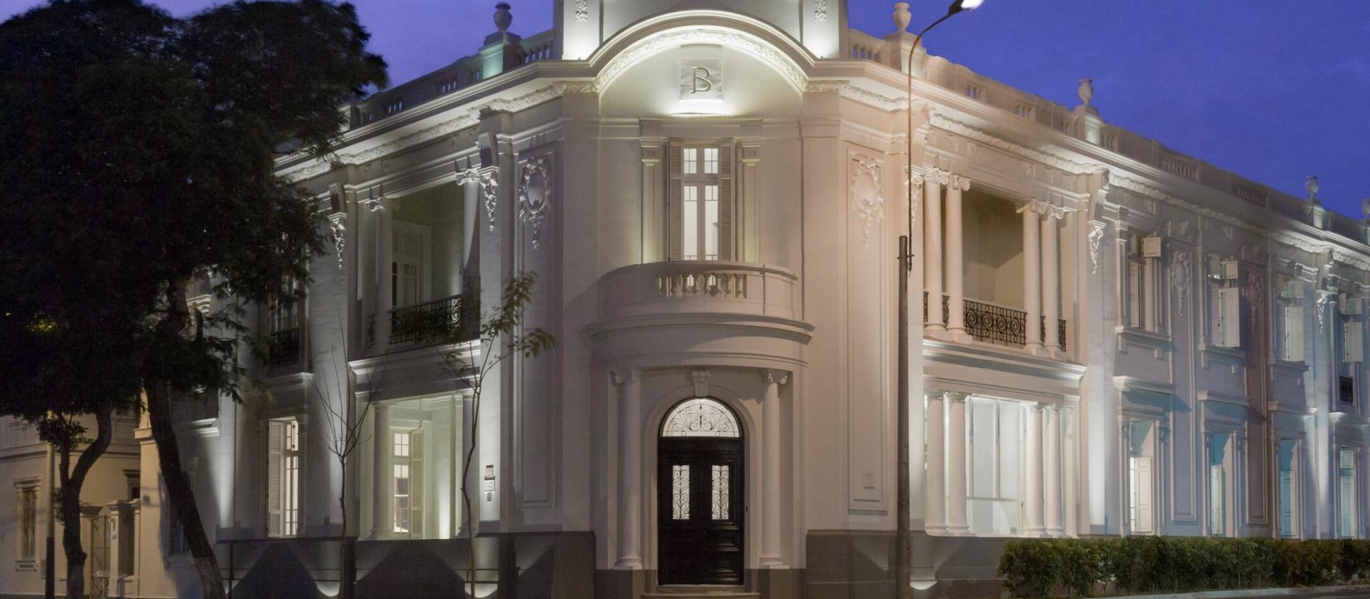Hotel B
