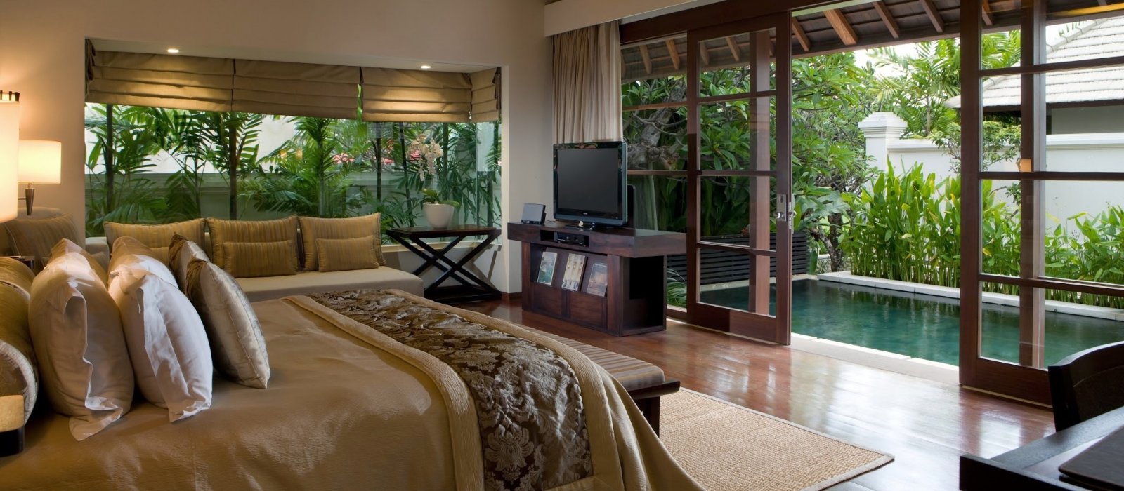 The Royal Santrian Luxury Beach Villas