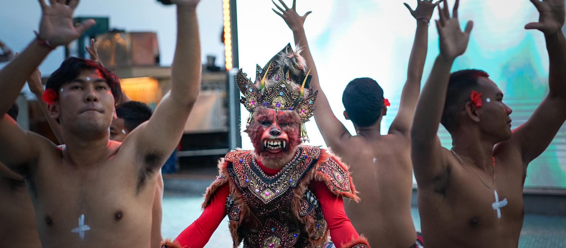 Pokaz tańca Kecak przy świątyni Uluwatu i romantyczna kolacja na plaży