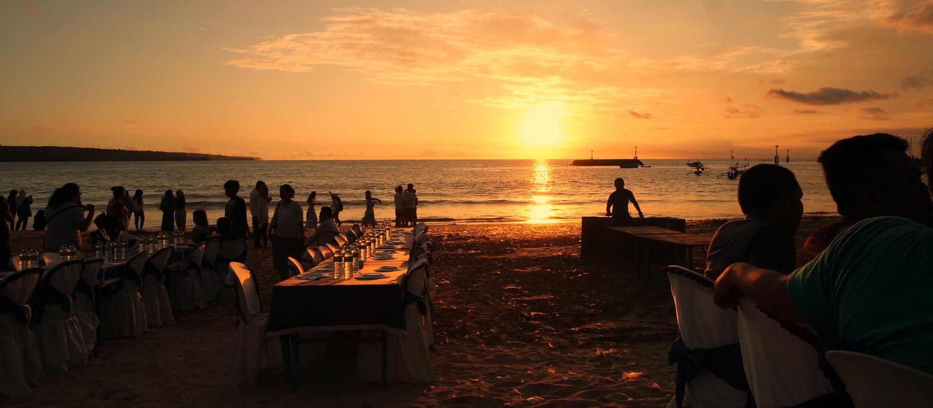 Pokaz tańca Kecak przy świątyni Uluwatu i romantyczna kolacja na plaży