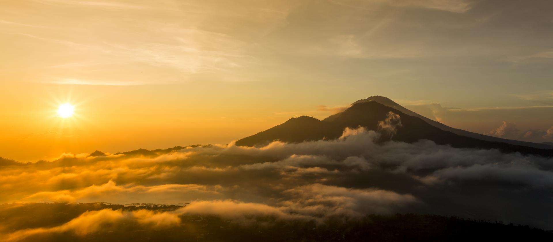 Wschód słońca i śniadanie na wulkanie Batur na Bali