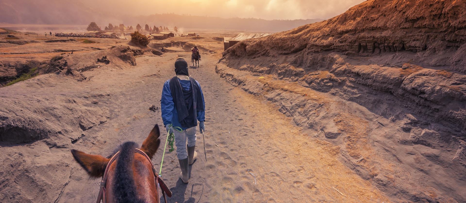 Wschód słońca nad wulkanem Bromo