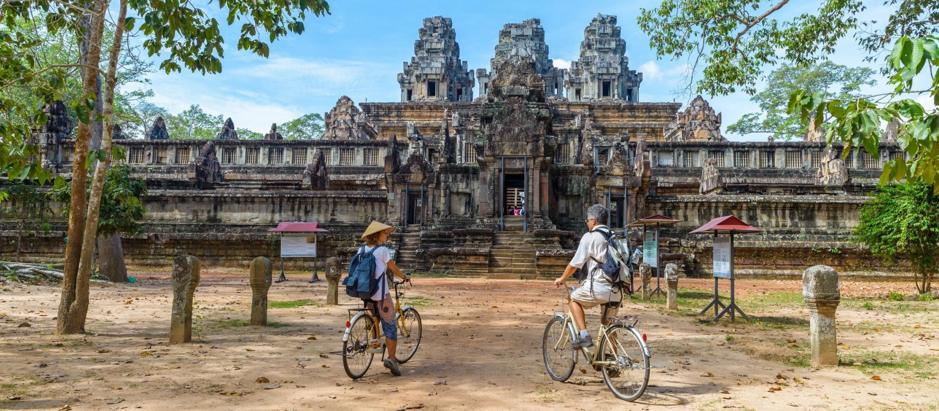 Zwiedzanie świątyń Angkor na rowerze