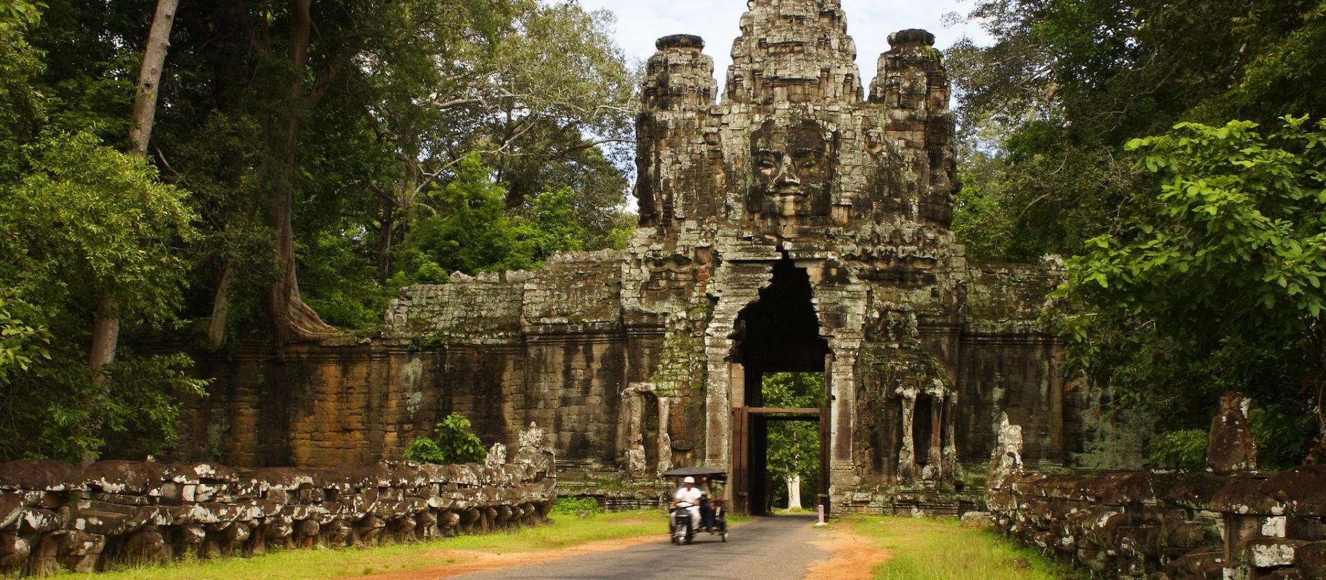 Zwiedzanie kompleksu Angkor