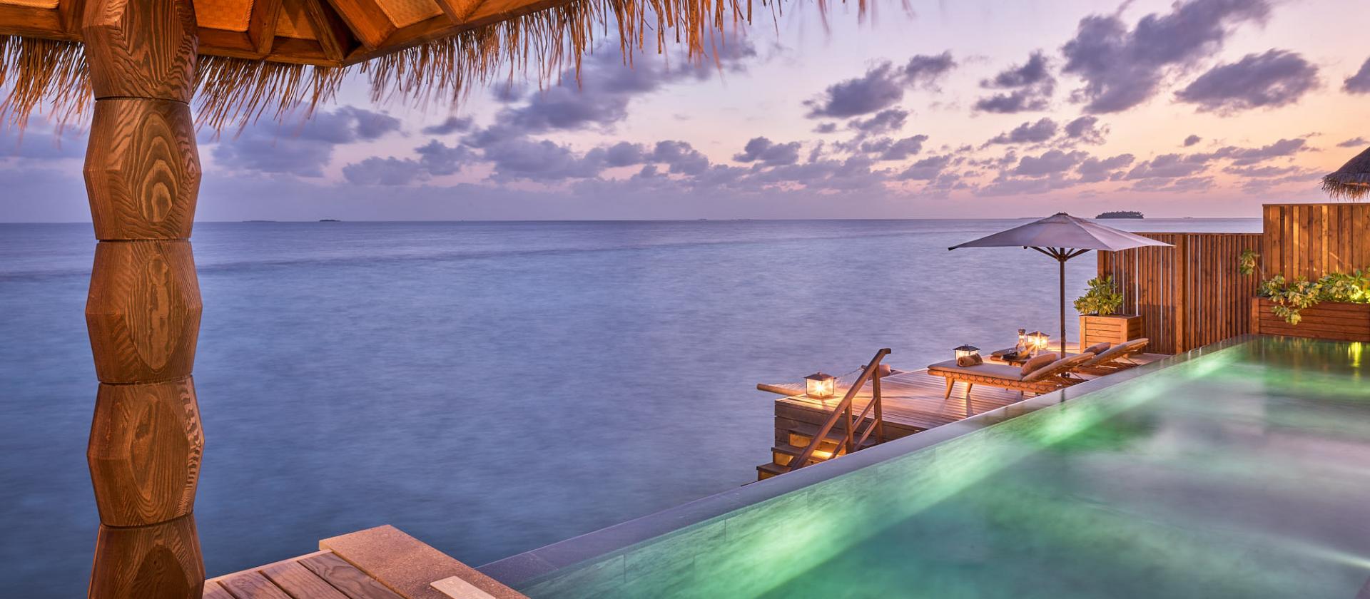 Sunset Luxury Water Villa with Pool 