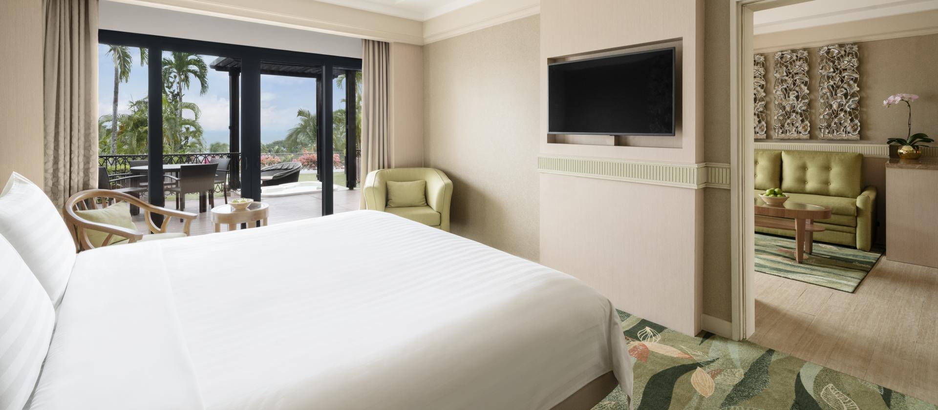 Deluxe Sea View Suite
