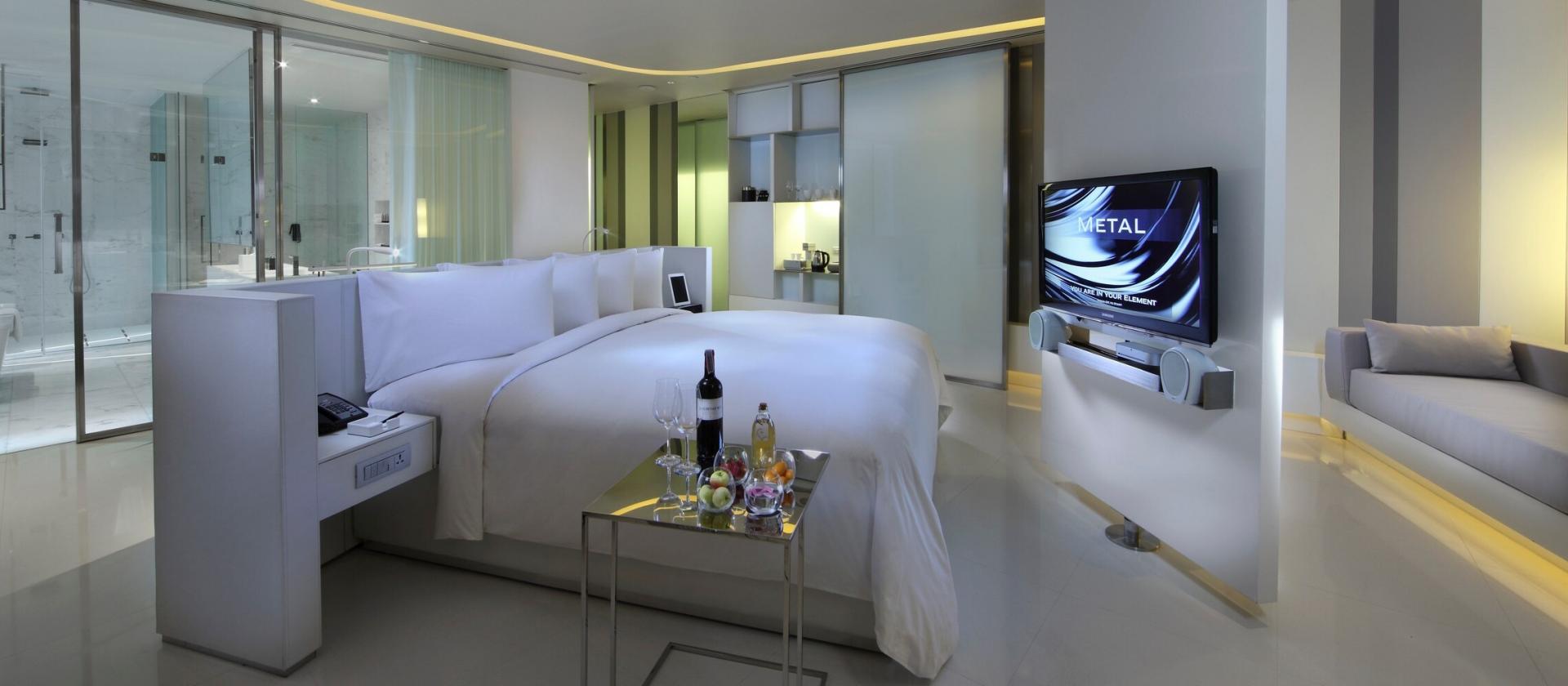 SO/ Bangkok