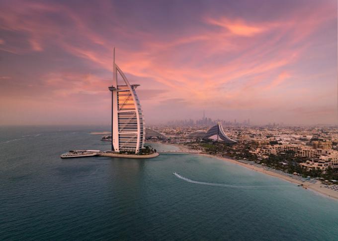 Abu Dhabi i Dubaj – plażowe wakacje z metropolią w tle 