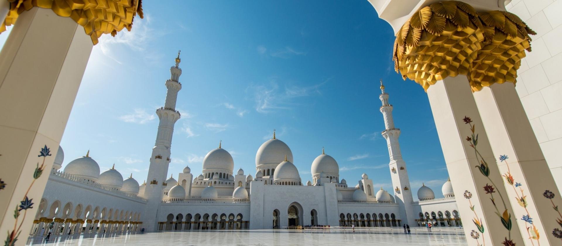 Abu Dhabi i Dubaj – plażowe wakacje z metropolią w tle 