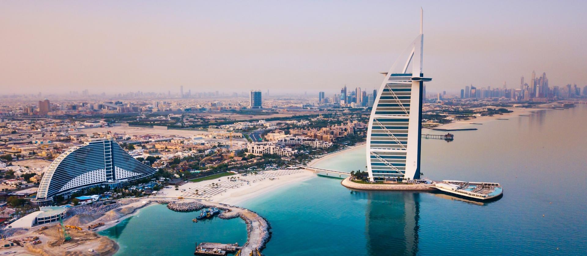 Abu Dhabi i Dubaj – plażowe wakacje z metropolią w tle 