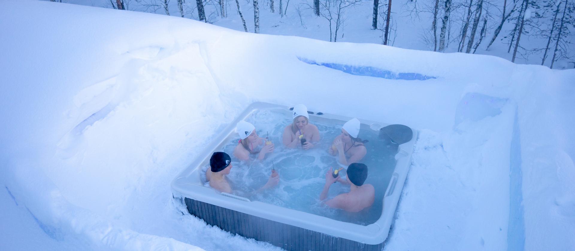 Jacuzzi na świeżym powietrzu