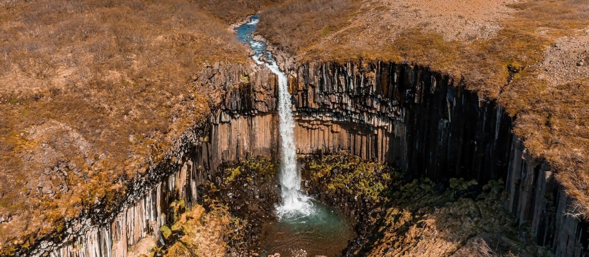 Wodospad Svartifoss