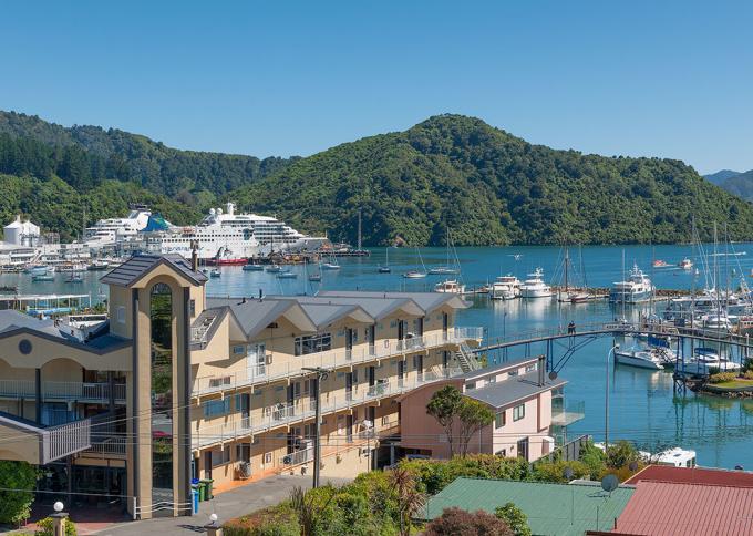 Picton Beachcomber Inn 