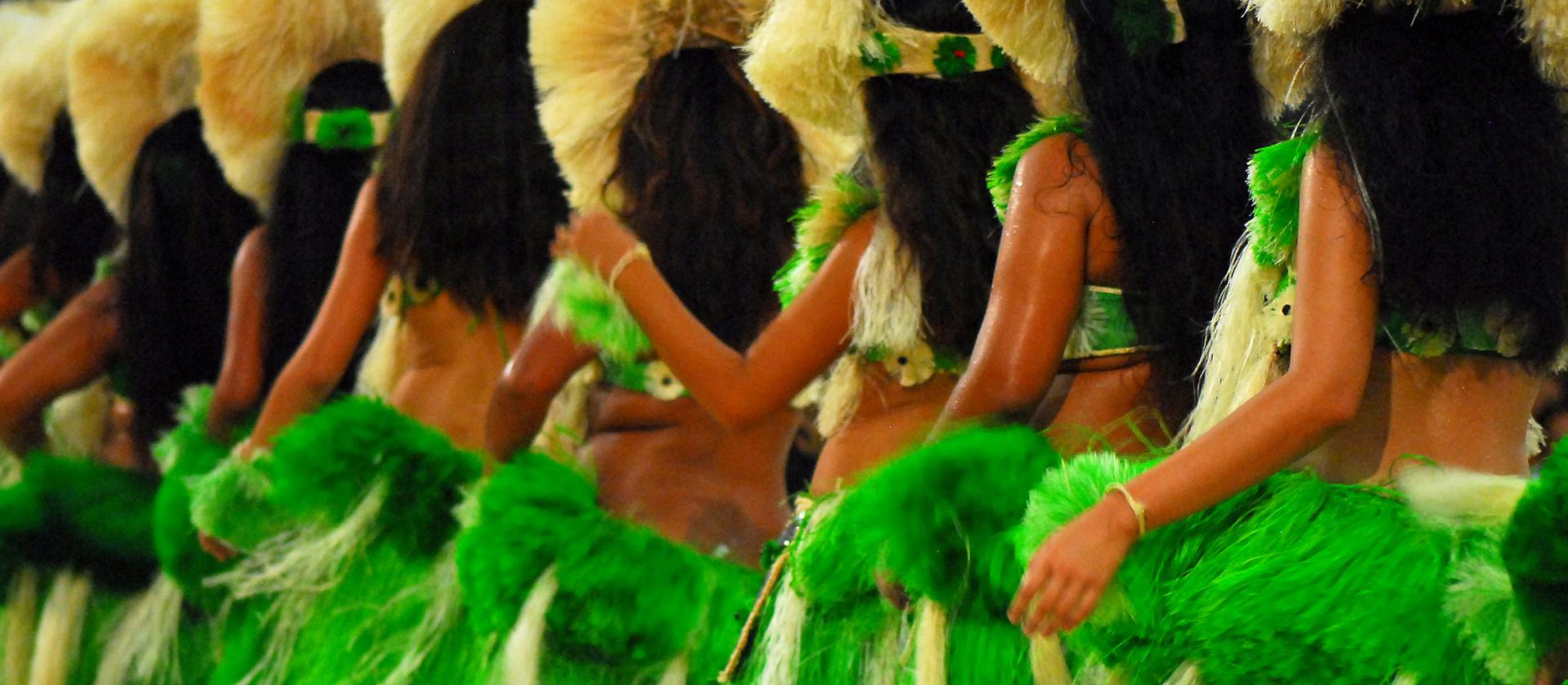 Vahine, czyli kobiety podczas tańca apa'rima