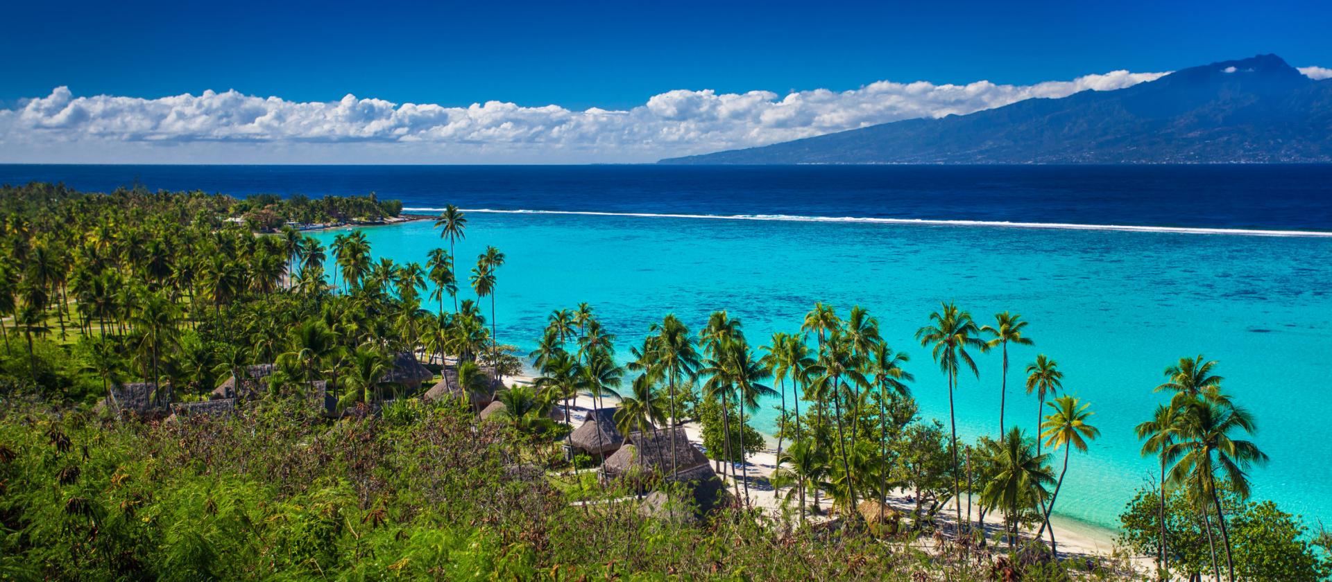 Widok z Moorea na większą sąsiadkę - Tahiti