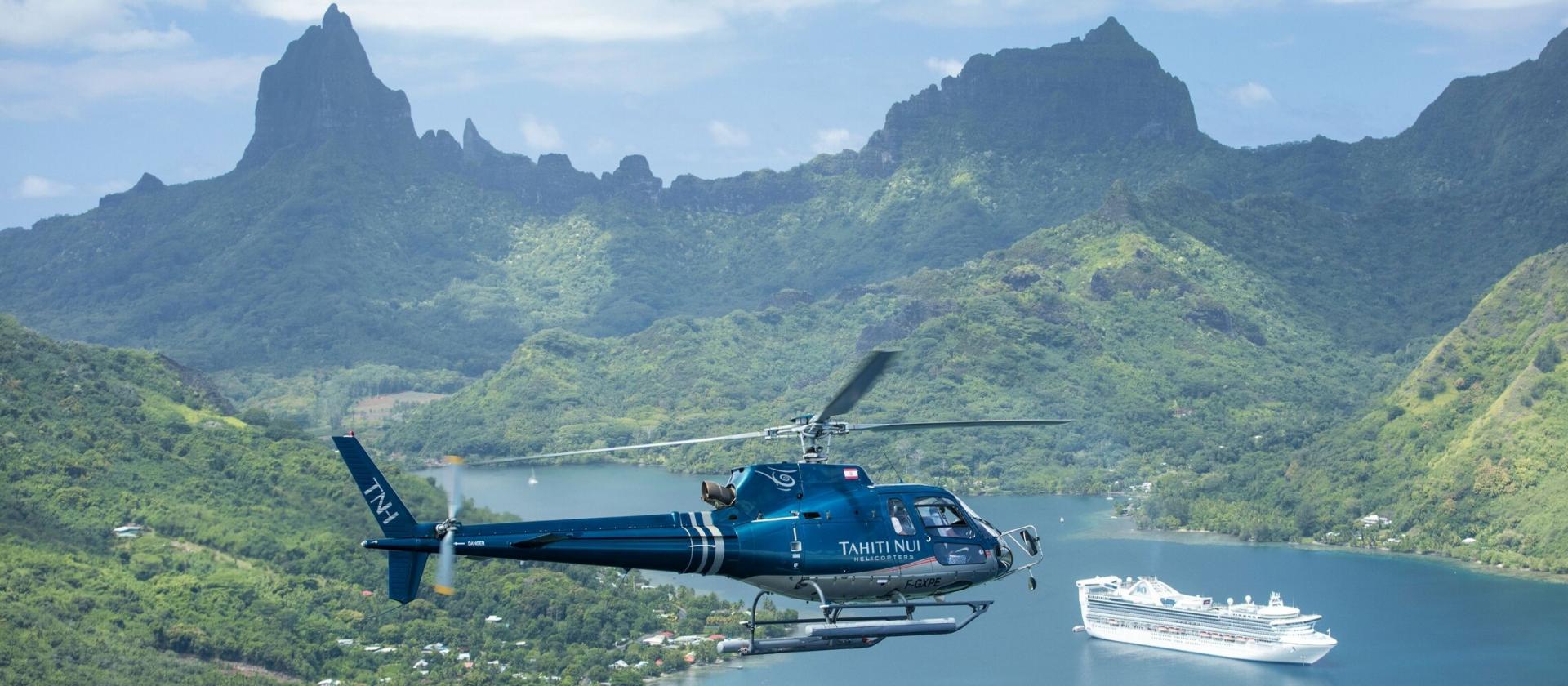 Widokowy lot helikopterem nad wyspą Tahiti